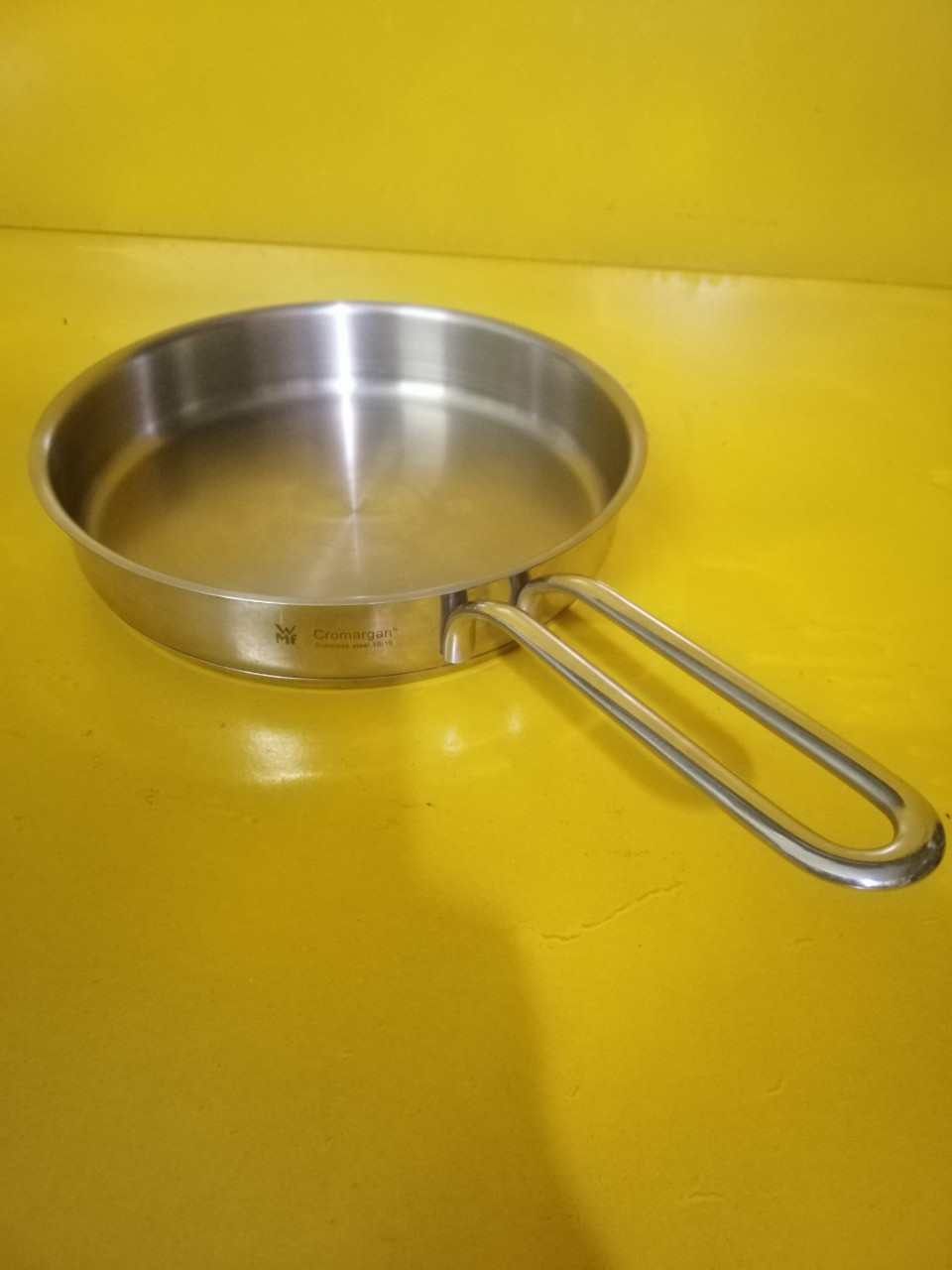 Chảo inox nội địa Nhật thương hiệu Đức WMF, size 19cm, cao 4cm , dùng được bếp từ