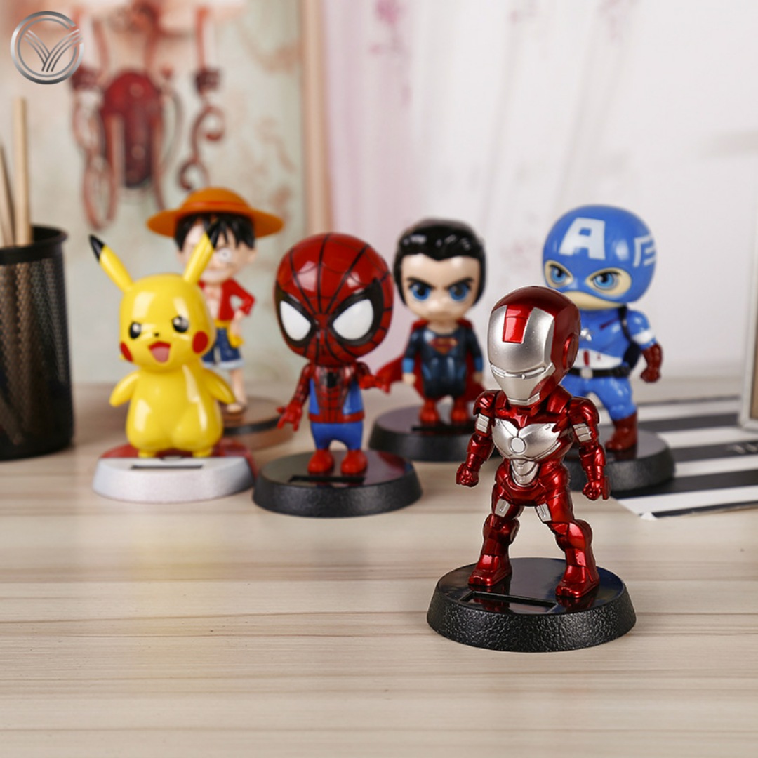 Tượng Siêu anh hùng Marvel trang trí taplo ô tô, xe hơi năng lượng mặt trời.