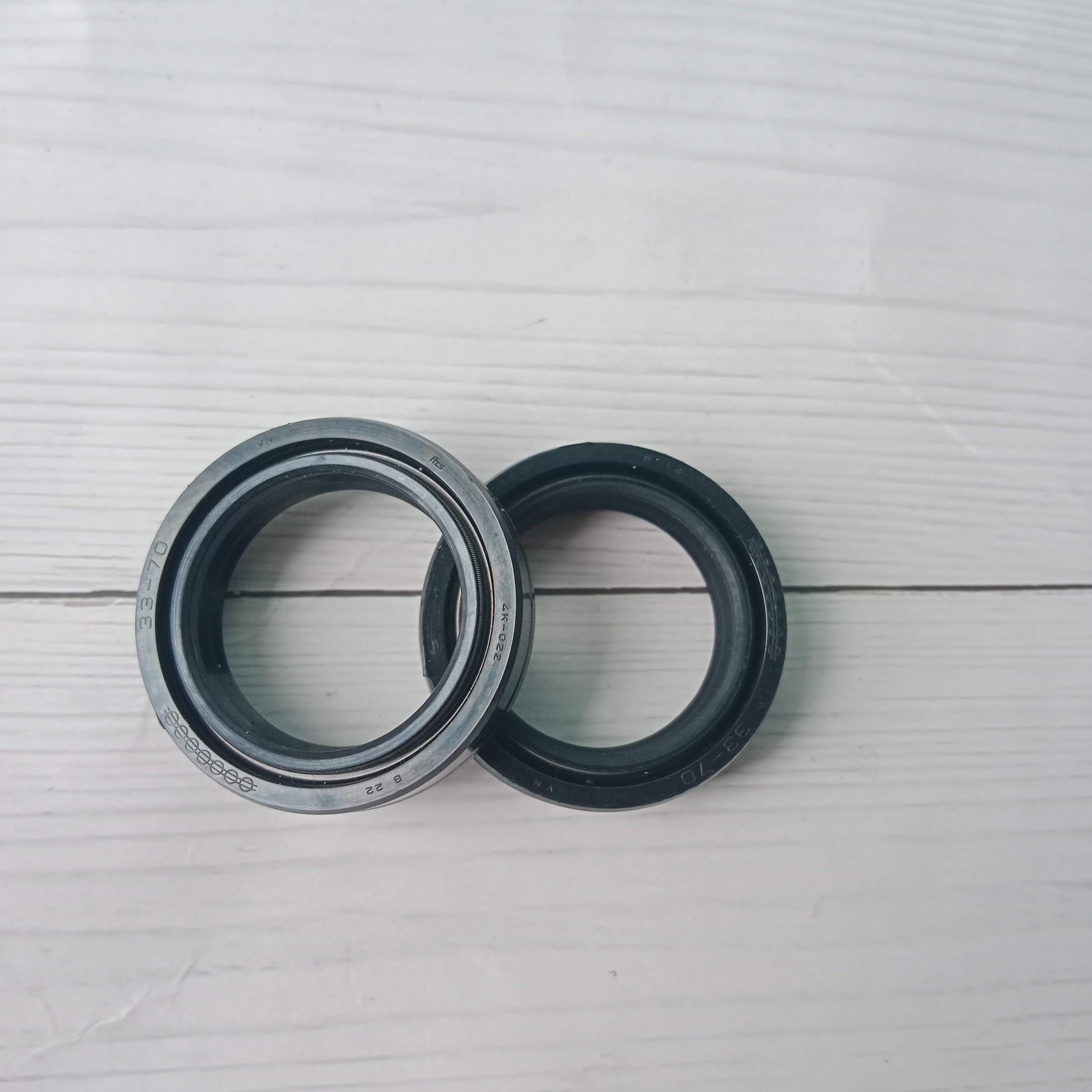 2 cái phốt nhớt phuộc trước SH Ý , SH 150 VN , Dylan , @ / Phớt giảm sóc trước SH / phốt phuộc 33 -