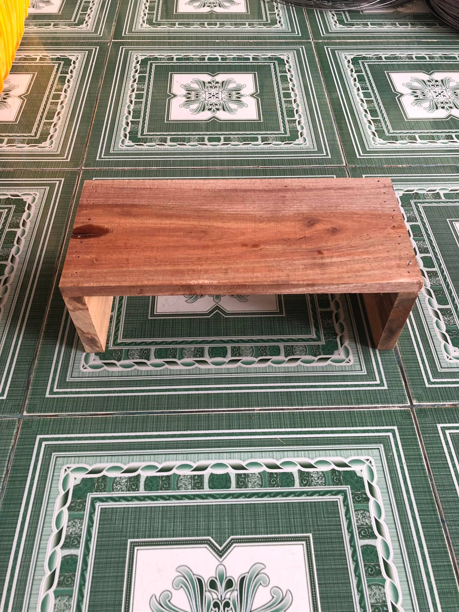 Ghế Đẩu gỗ (  sản phẩm  Mua ủng hộ bà con dân tộc ở quảng trị , tấm lòng hảo tâm , góp 5000 đồng có thêm bữa cơm dinh dưỡng cho các cháu học sinh dân tộc miền núi))