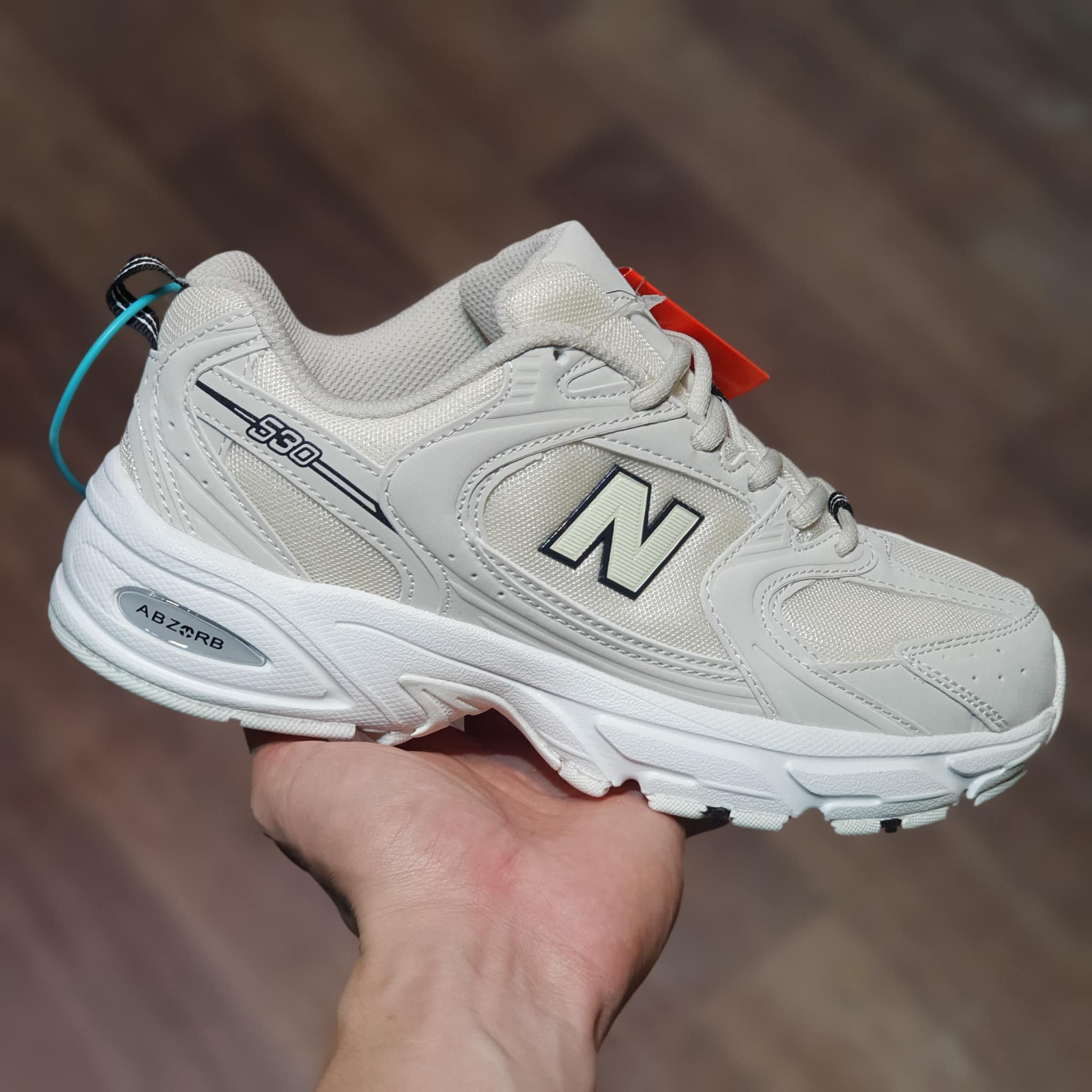 3 lý do mà bạn không thể bỏ qua dòng New Balance 530 | ELLY