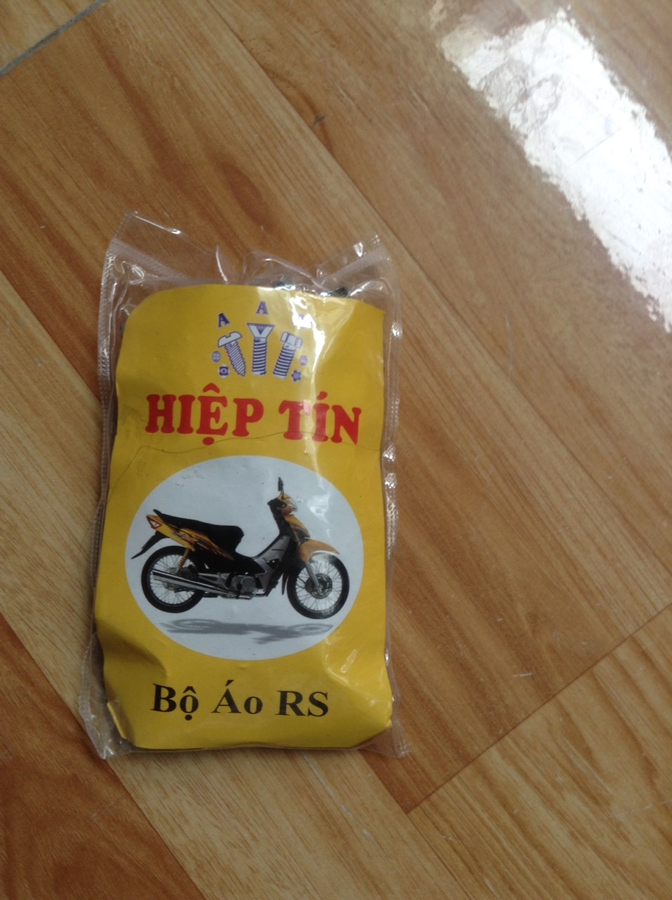 BỘ ỐC VÍT DÀN ÁO XE RS