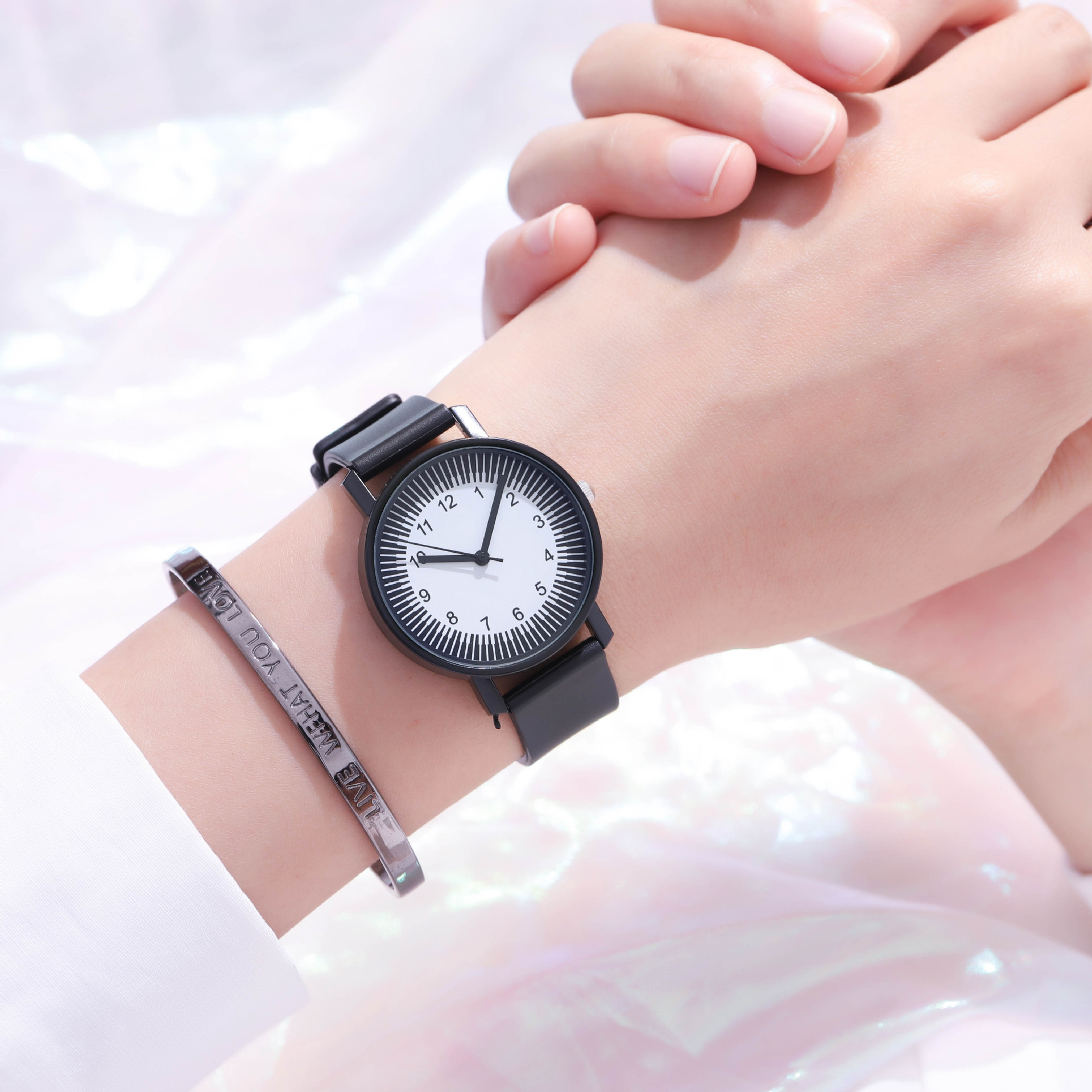 Đồng hồ đen phong cách Hàn Quốc đơn giản Đồng hồ sinh viên Hàn Quốc nam và nữ đại học phong cách cổ điển nghệ thuật cặp đôi đồng hồ cặp