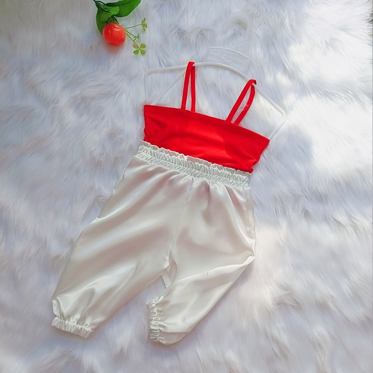 Sét áo đỏ hai dây bé gái quần trắng chảnh chẹ nè 7-24kg
