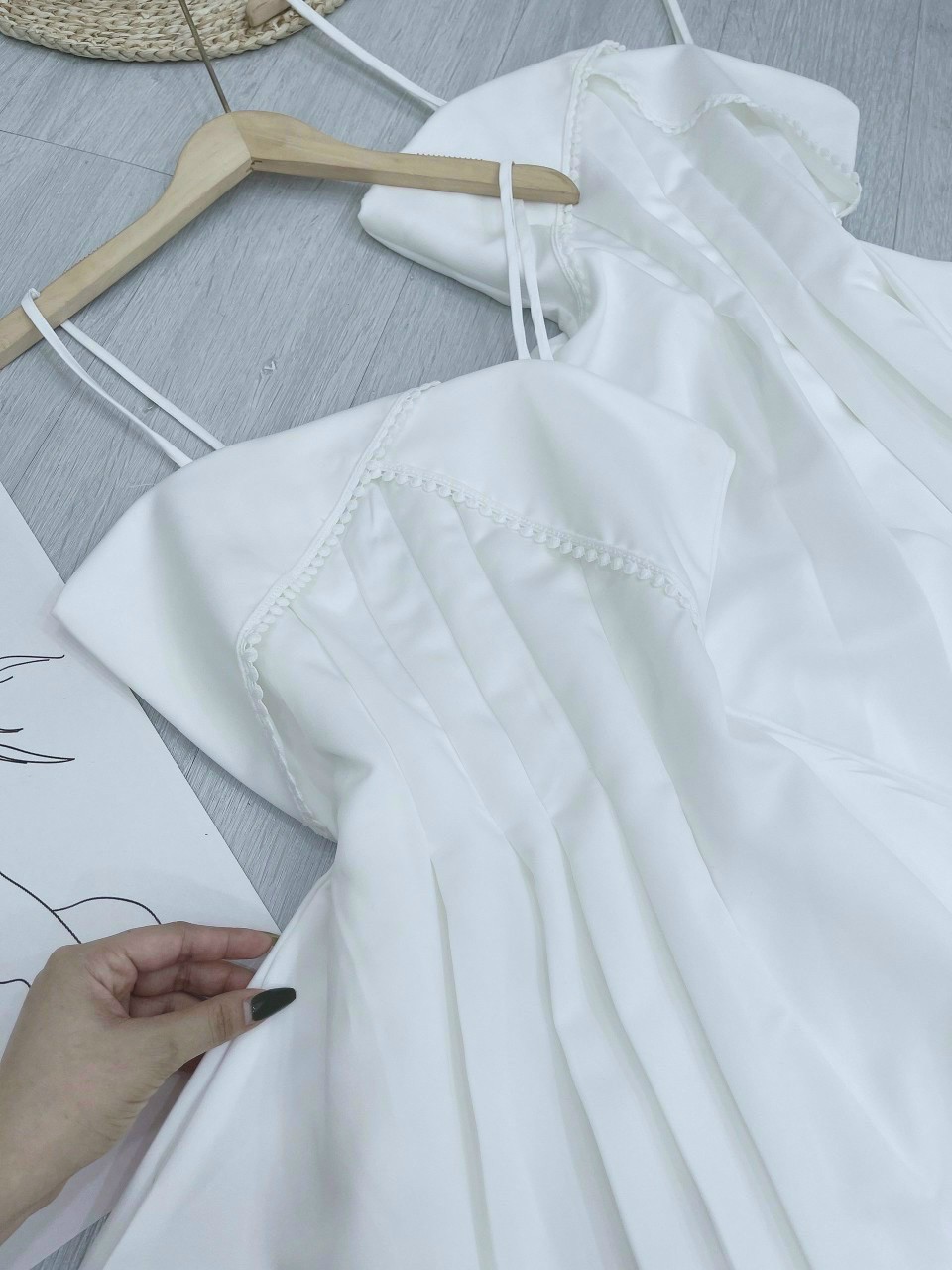 Đầm dự tiệc 2 dây phối ren ngực