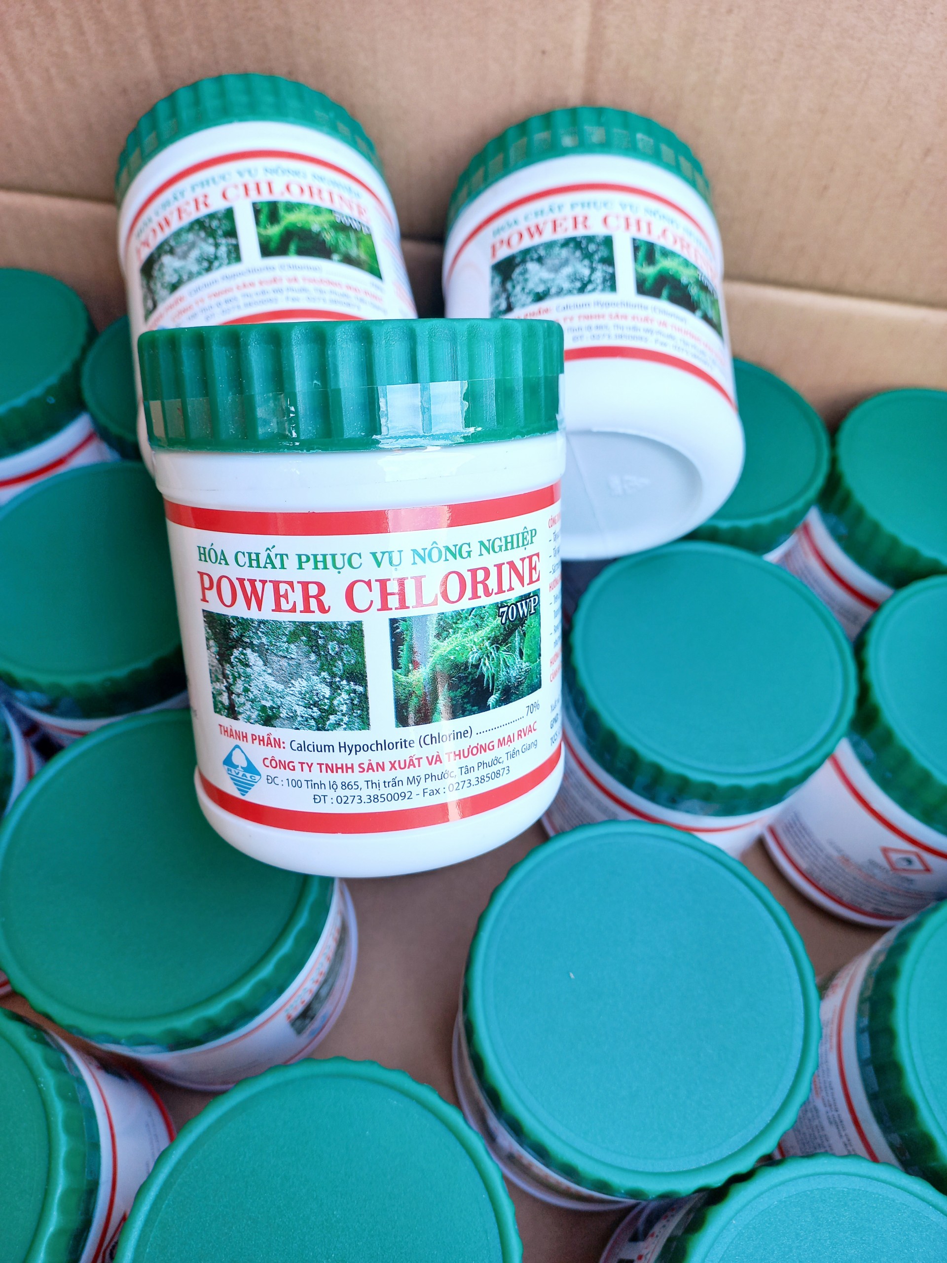 Thuốc tẩy rong POWER CHLORINE, tẩy rong trên nền xi măng, sân, tường, cây trồng đóng rong rêu và xát khuẩn chuồng trại