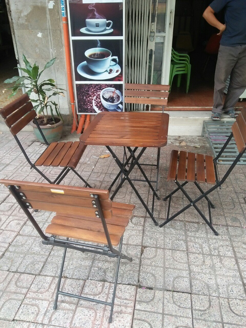 Bàn ghế cafe fansipan gỗ dầu giá tốt