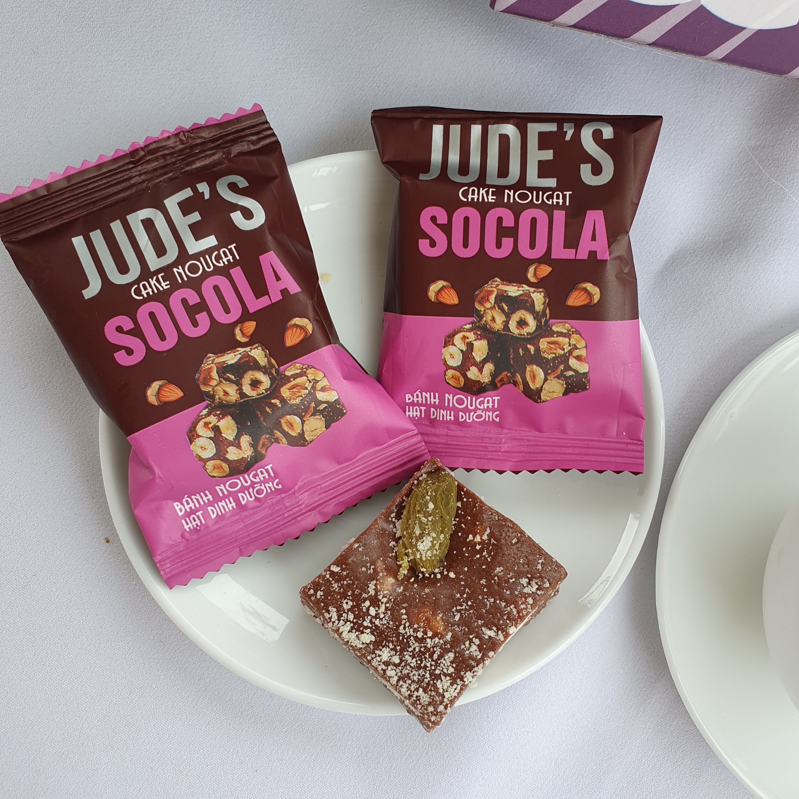 KẸO NOUGAT NGÀN LỚP SOCOLA HẠNH NHÂN - Hộp 210G - BÁNH HẠNH PHÚC - KẸO SỮA HẠT DINH DƯỠNG