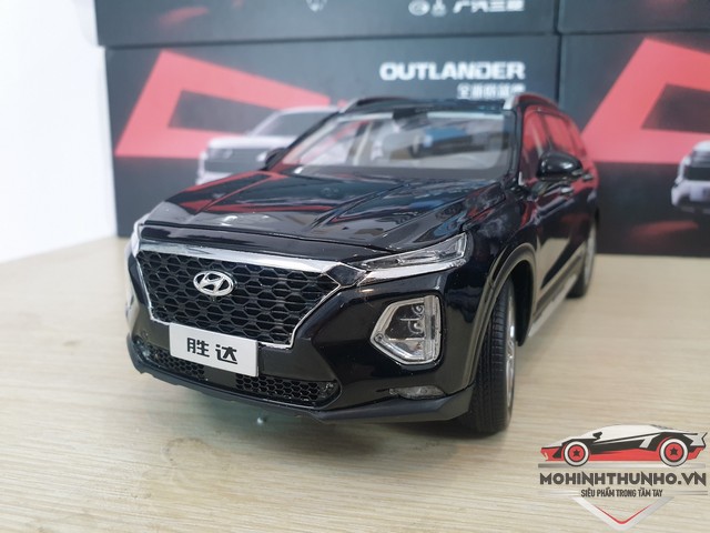 Xe mô hình Hyundai Santafe, tỉ lệ 1:18, màu đen