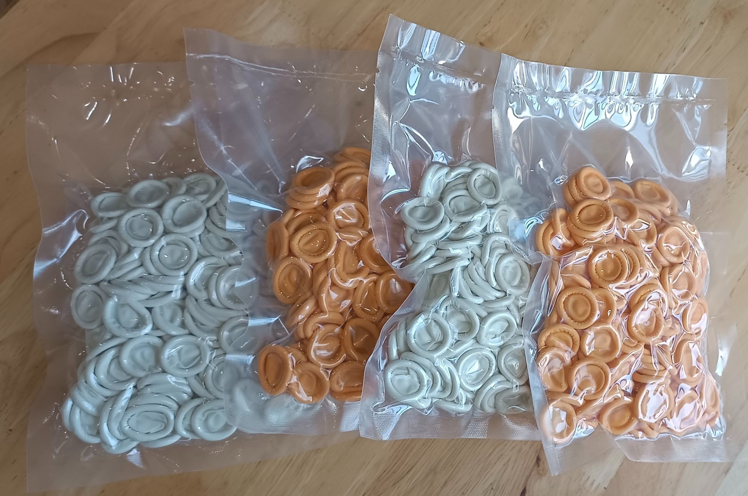 ( SET 200c ) Bao ngón tay cao su có đai,găng ngón tay chuyên dùng trong công nghiệp,làm nail,phun xăm thẩm mỹ