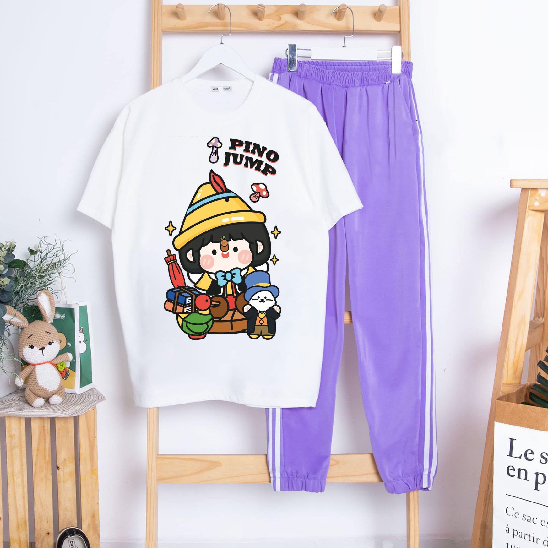 Sét Quần Áo Thời Trang Nữ YEGO Fashion Mặc Ở Nhà In Hoạt Hình Pino Jump Dễ Thương Kèm Quần Thun Tím Bo Gấu