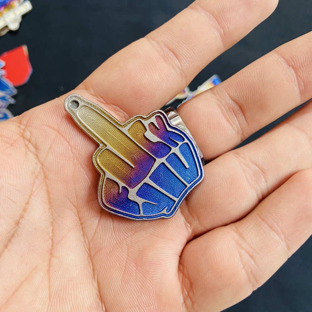Tem titan logo, huy hiệu kiểu ngón tay cà khịa, keo dán 3m chắc chắn dán trang trí xe siêu chất chơi