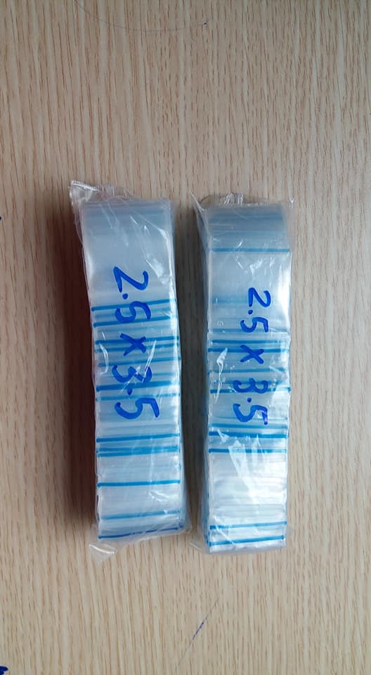 200 cái túi zip nhỏ 2.5x3.5 giá 60k/ 200 chiếc