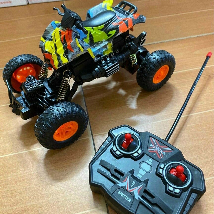 Siêu xe địa hình điều khiển từ xa RockCrawler