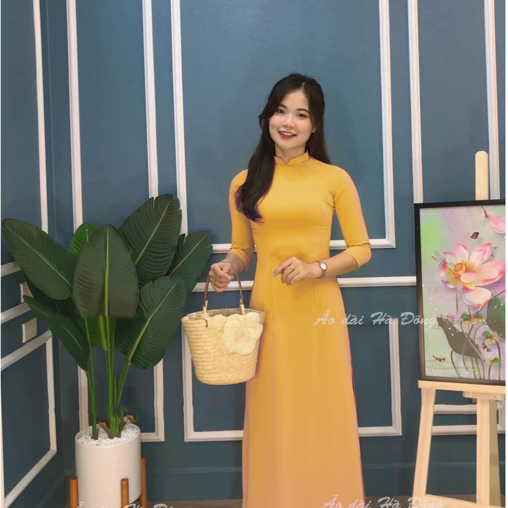 Áo dài trơn màu vàng lụa nhật