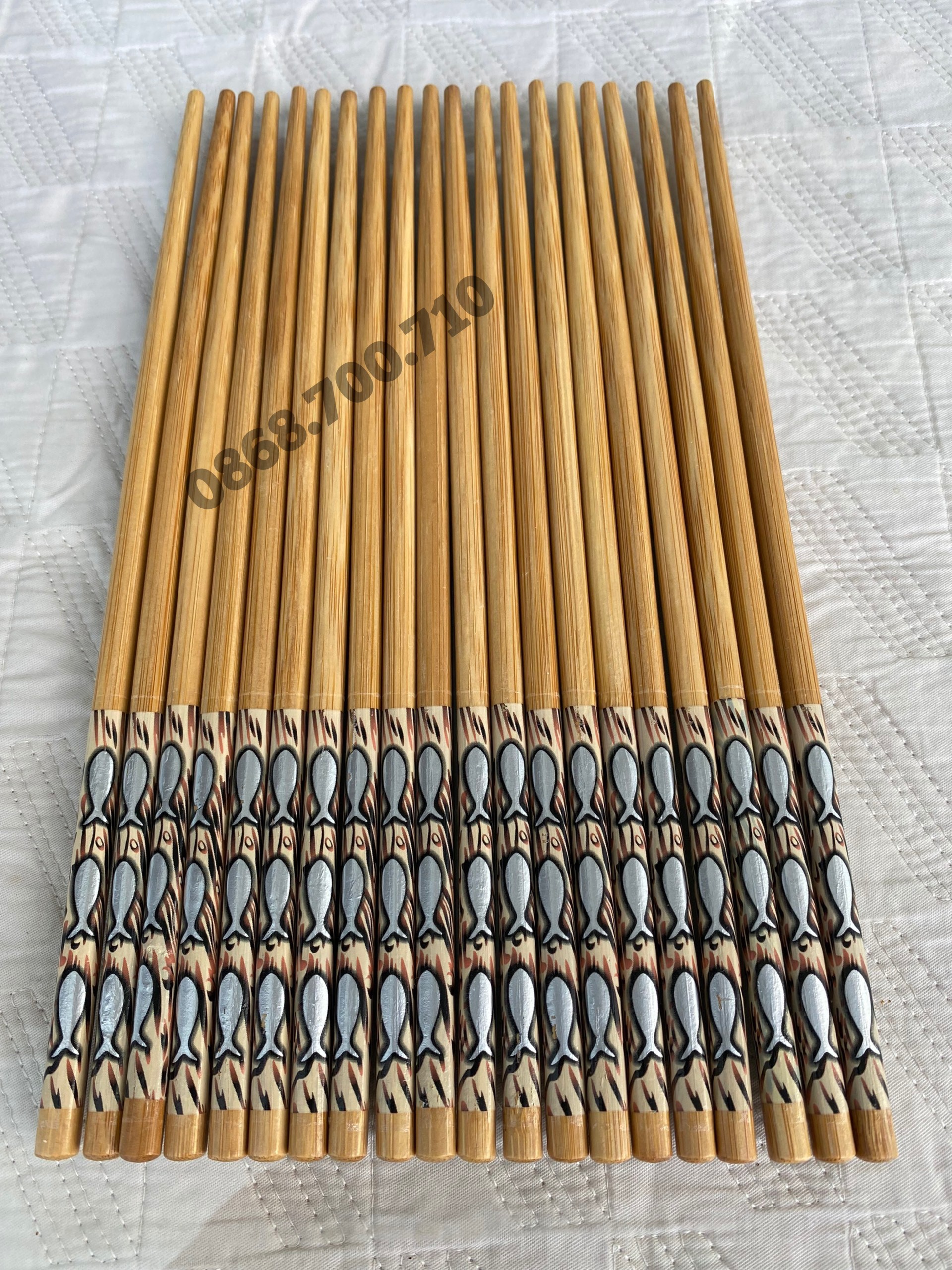 Đũa ăn gỗ Tre Già dán họa tiết cá - bộ 10 đôi - bền đẹp - an toàn