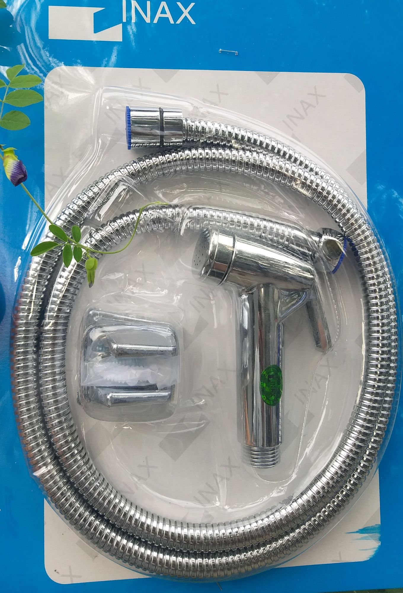 Vòi xịt vệ sinh nhựa xi cao cấp,dây xịt dài 1.5m không xoắn không gấp gãy tặng tê chia nước inox