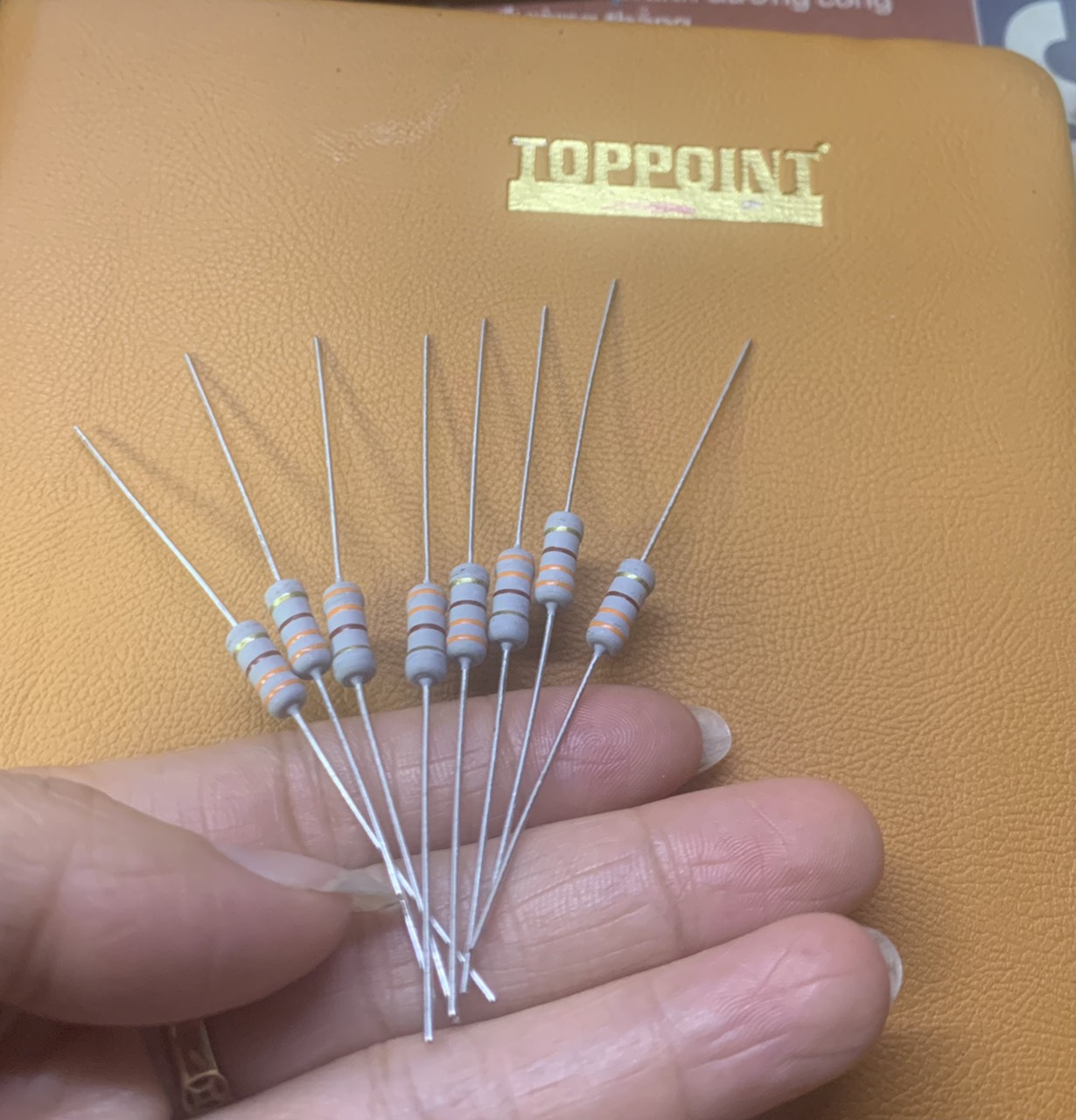 10 con điện trở vạch 330 ôm 1w chân đồng