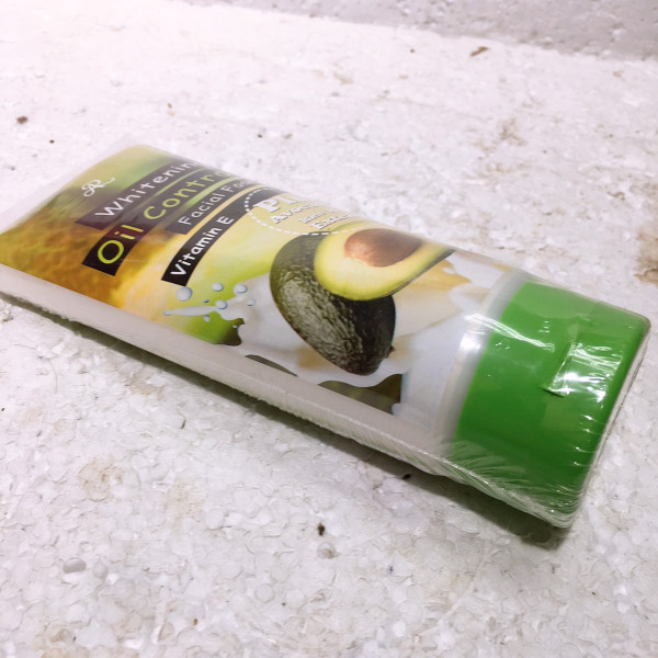 Sửa rửa mặt từ bơ