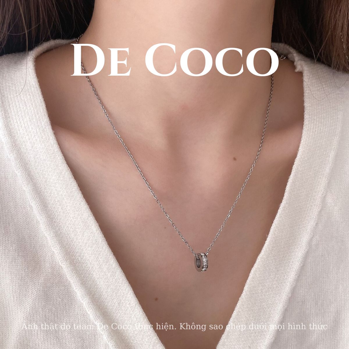 Vòng cổ mặt tròn đính đá Elania De Coco
