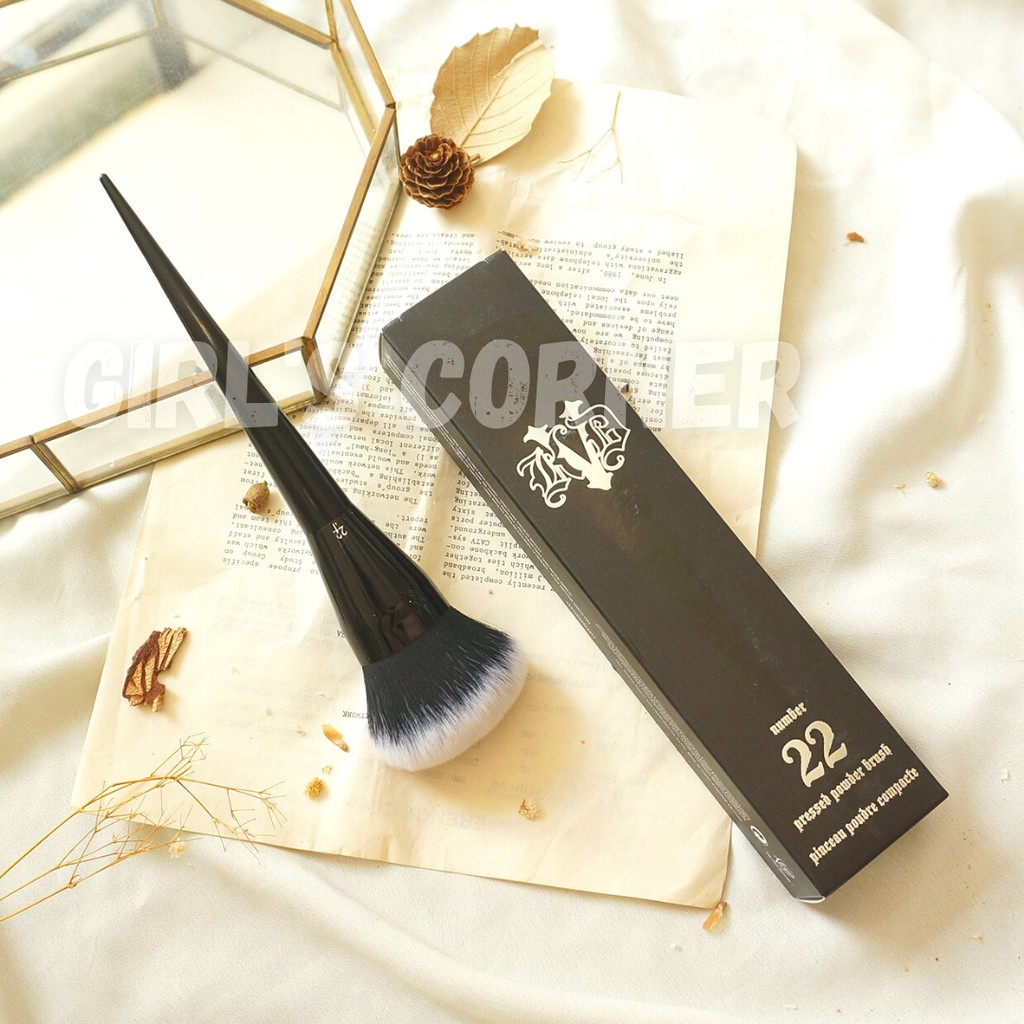 Cọ phủ phấn nén kat von d22