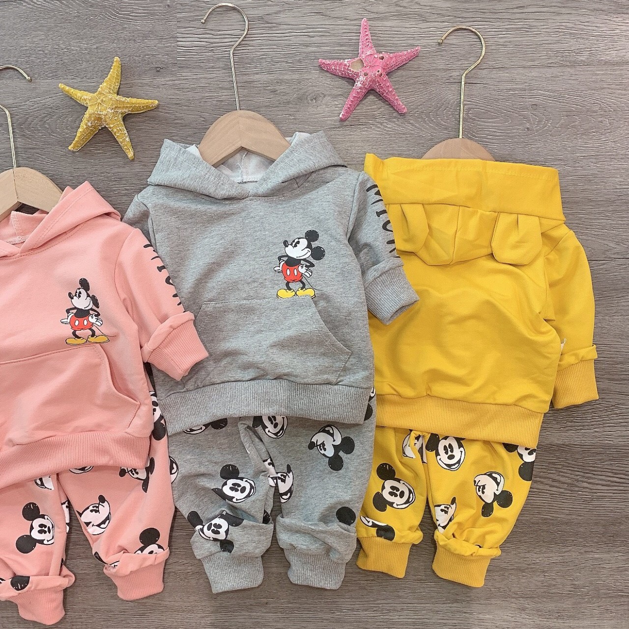 Set nỉ da cá họa tiết Mickey cho bé