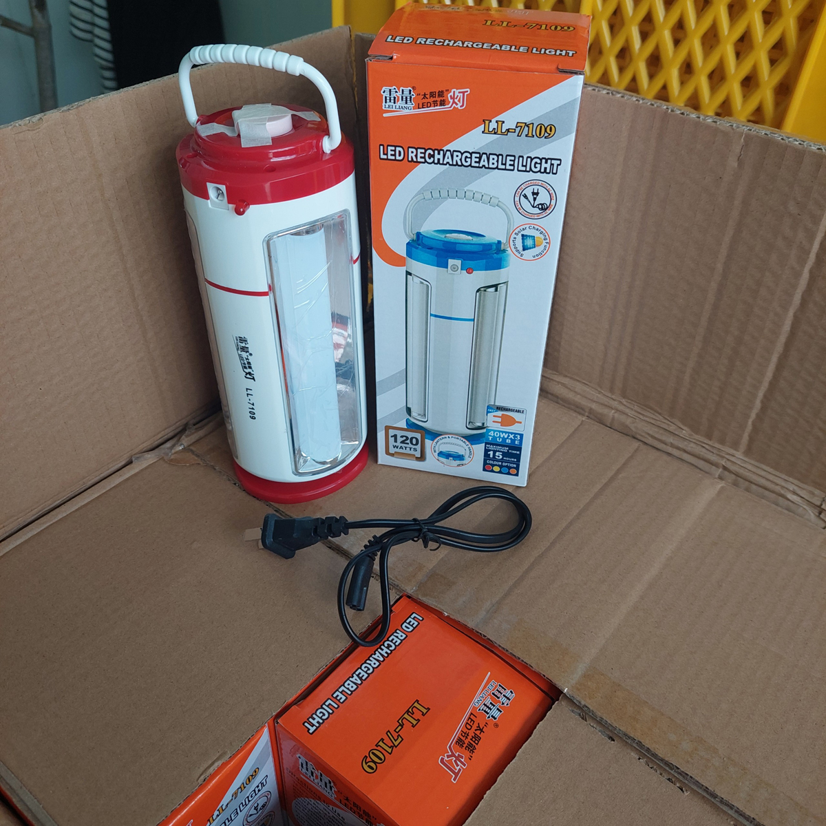 Đèn pin tích điện có quai xách đèn pin LED xạc siêu sáng đèn sự cố cúp điện đèn cắm trại dã ngoại