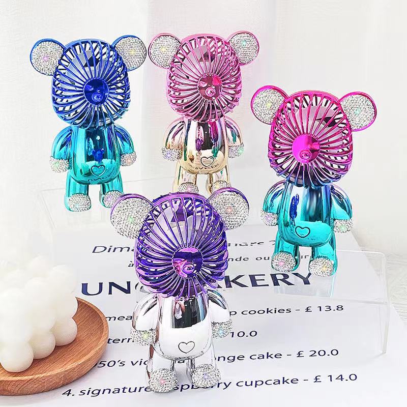 Quạt mini cầm tay đình đá hình gấu bearbrick, quạt tích điện cầm tay 3 tốc độ