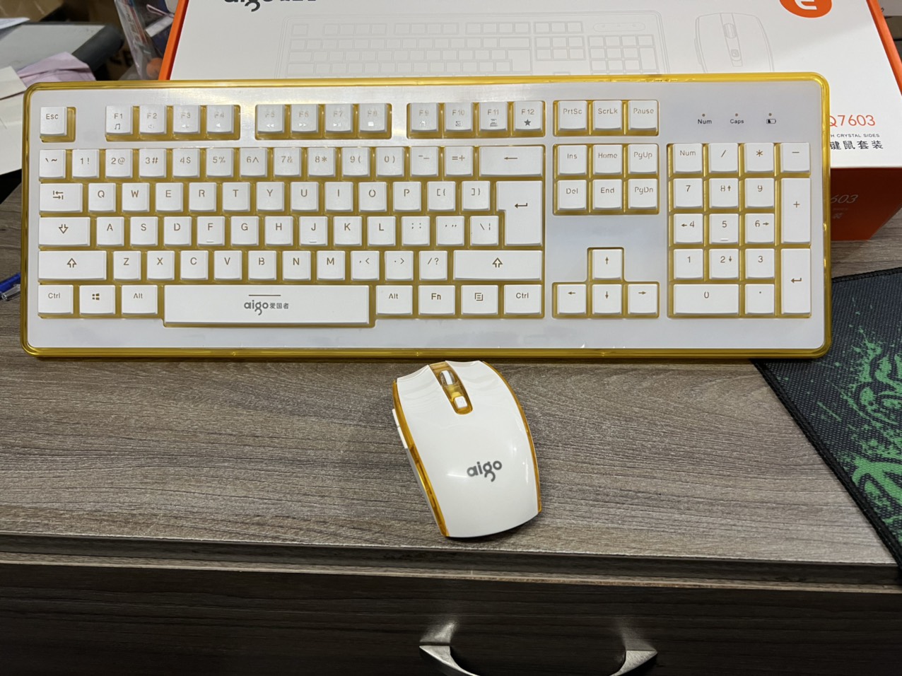 Combo bộ phím chuột không dây Aigo tặng kèm pin, Giá rẻ, hàng chất lượng