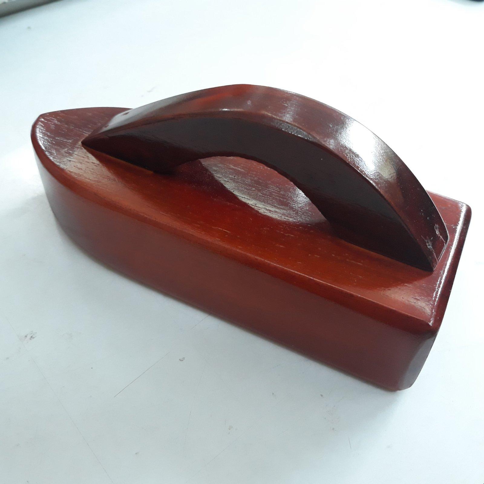 Gỗ ủi đồ phủ bóng