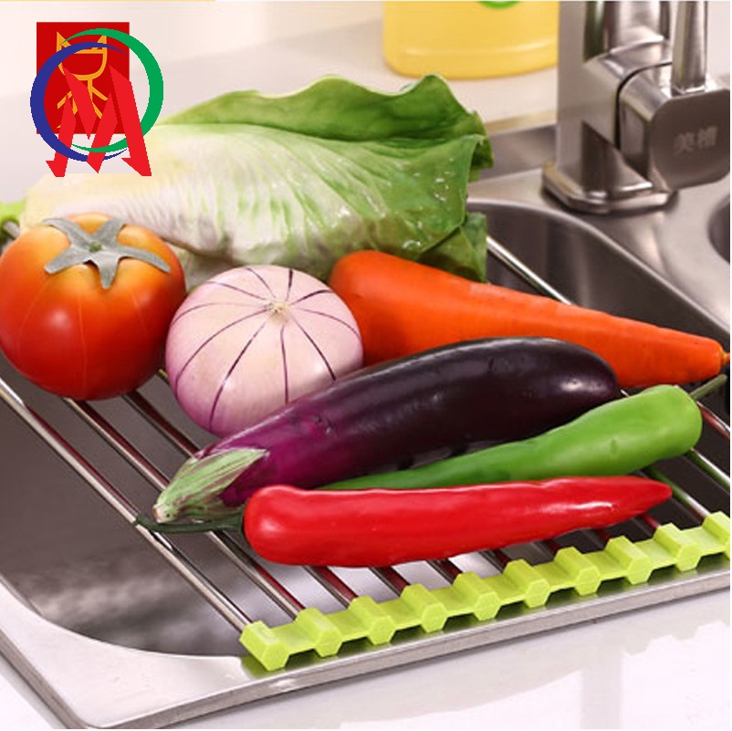 Kệ chén xếp gọn để bồn rửa chén