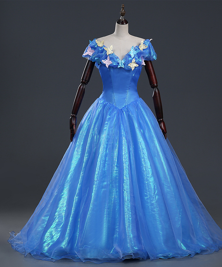 Ý nghĩa váy cưới Cinderella của Chung Thanh Phong  Harpers Bazaar