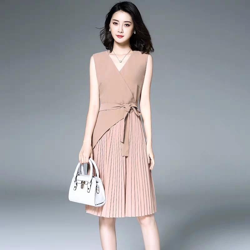 Đầm công sở vạt chéo phối chân ly (be)