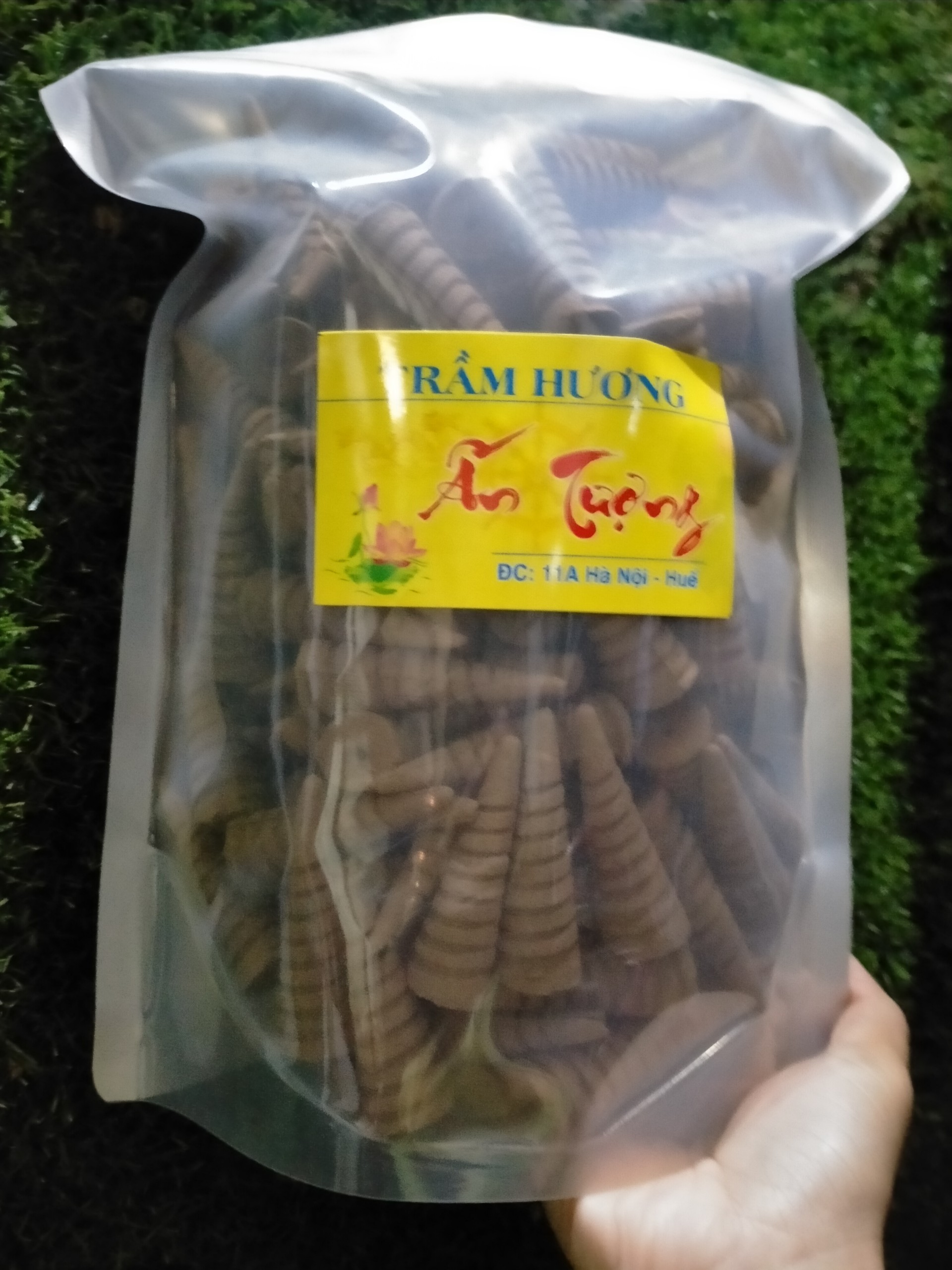 0,5kg trầm quế huế ( 250 nụ không hóa chất , 100% quế thật loại 1 )