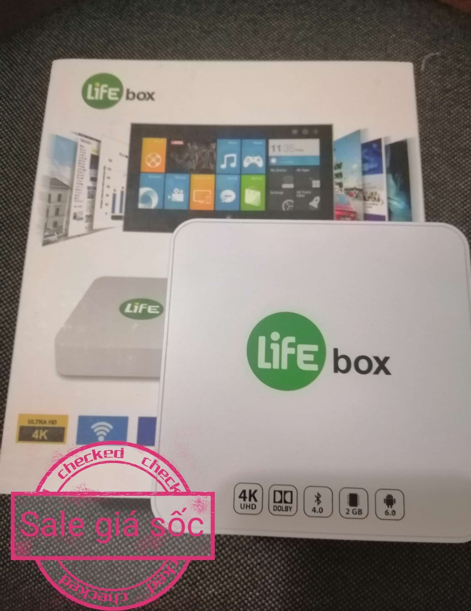 tivi box biến tivi thường thành smart tivi thông minh ram 2g chạy hệt điều hành androi 6.1 chạy mượt mà. phụ kiện đây đủ. đủ hết các cổng kết lối có kết lối wifi. chạy mượt mà các nhu cầu giải trí cơ bản youtobe xemtivi đọc báo lướt tin túc