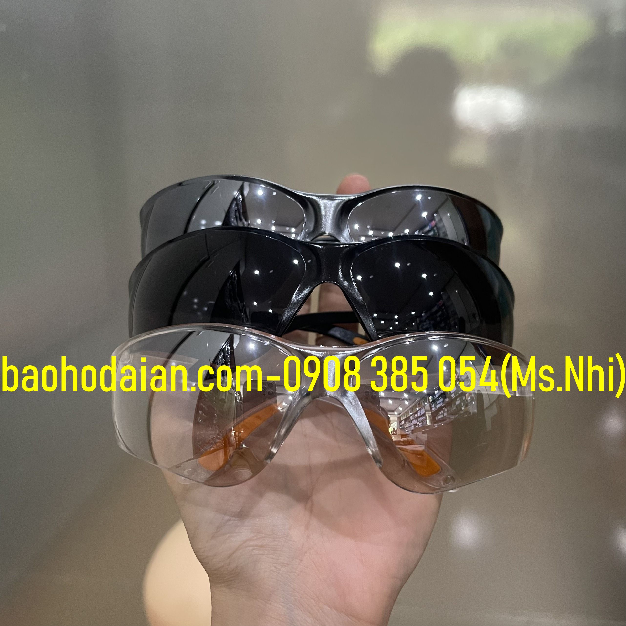 Kính bảo hộ lao động chống bụi và tia uv hãng everest mã 201,202,203,204