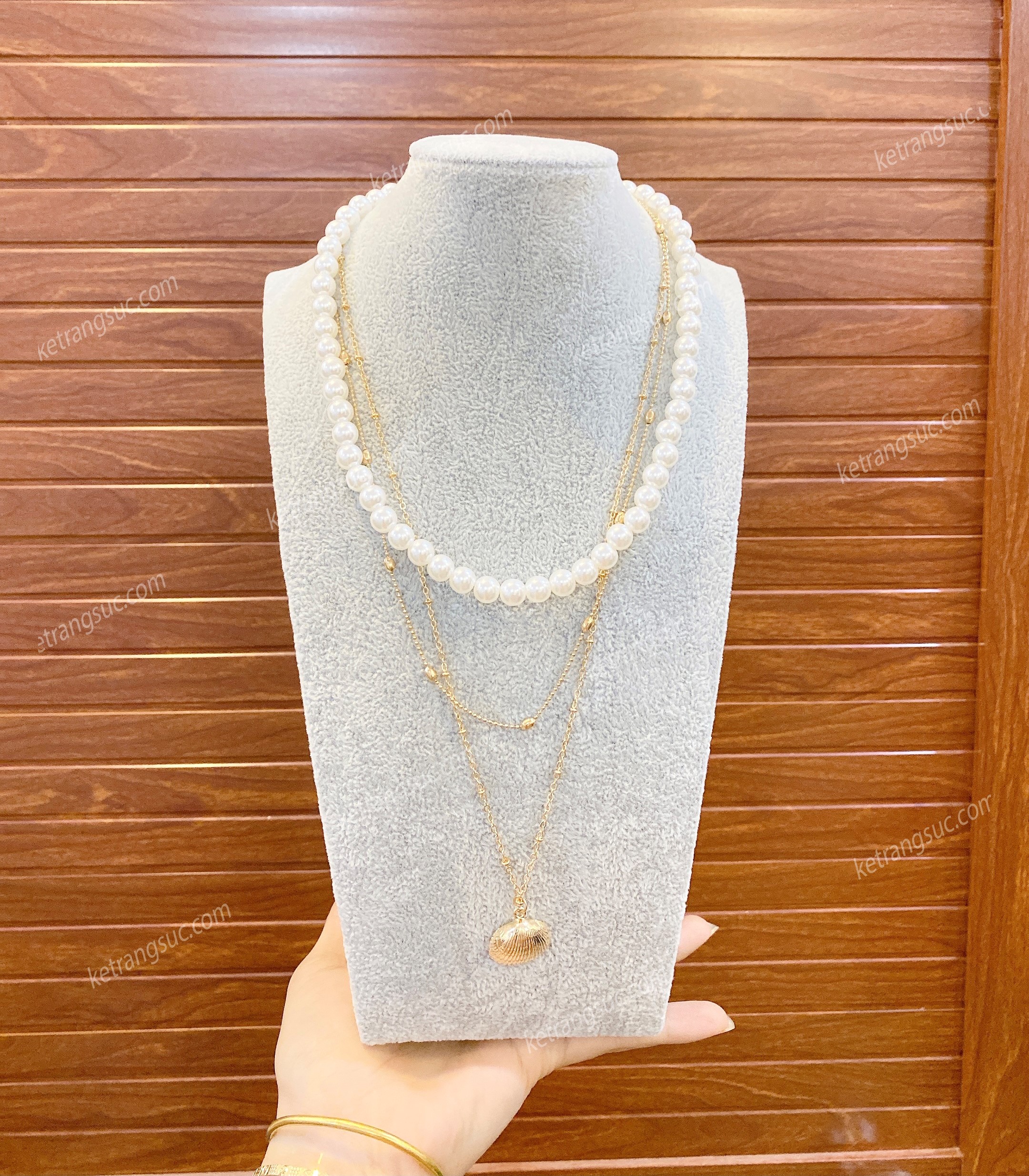 Cổ manocanh nhung treo dây chuyền