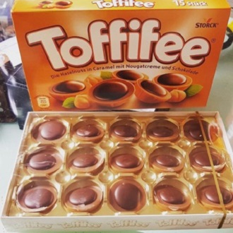 Chia sẻ: 0 kẹo mềm caramen phủ socola nhân hạt dẻ toffifee storck 400gr