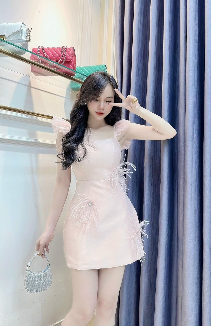 Đầm body đính hạt lông cừu có mút