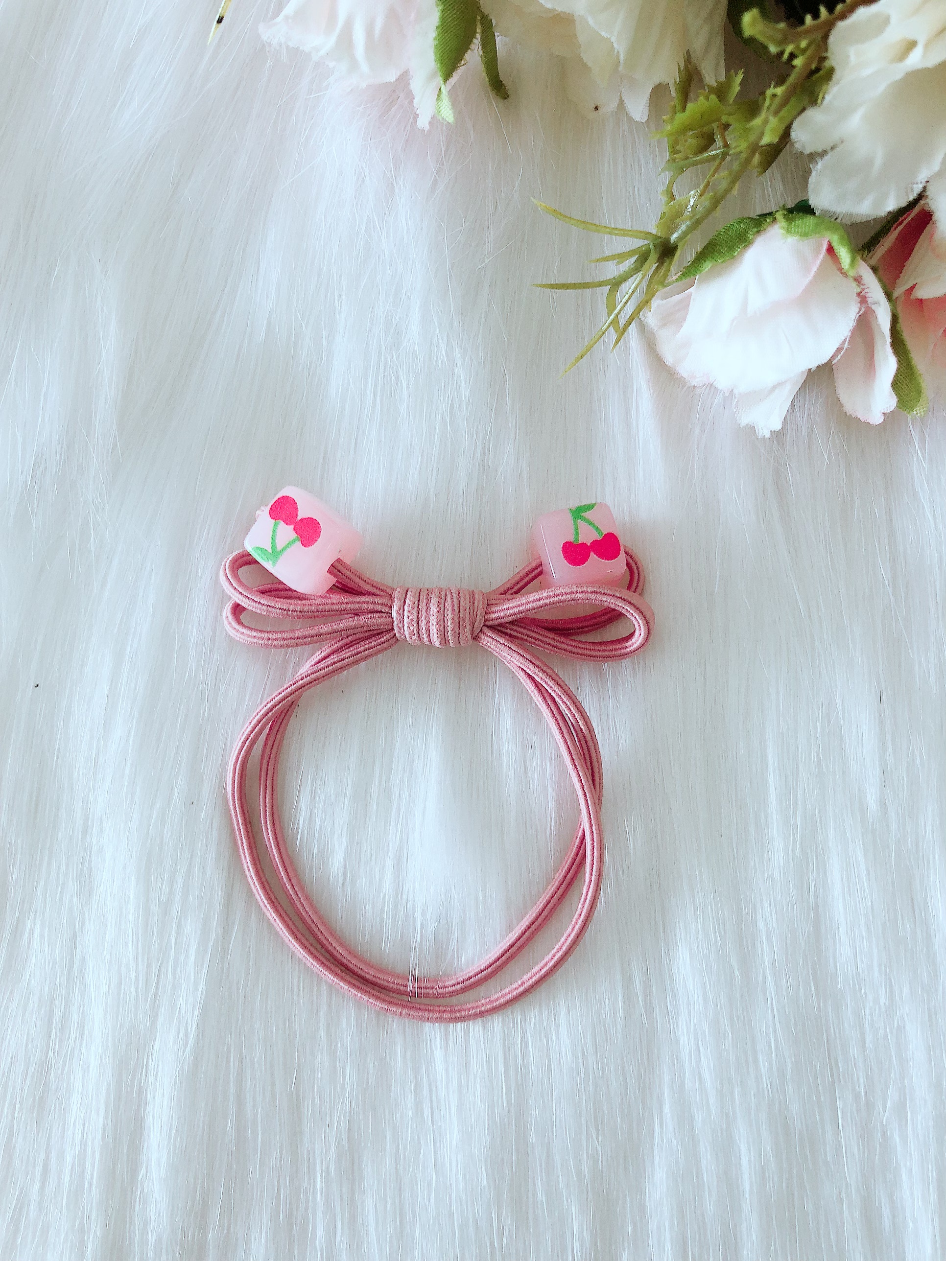 Một chiếc cột tóc trái cây giá rẻ, giao màu ngẫu nhiên.