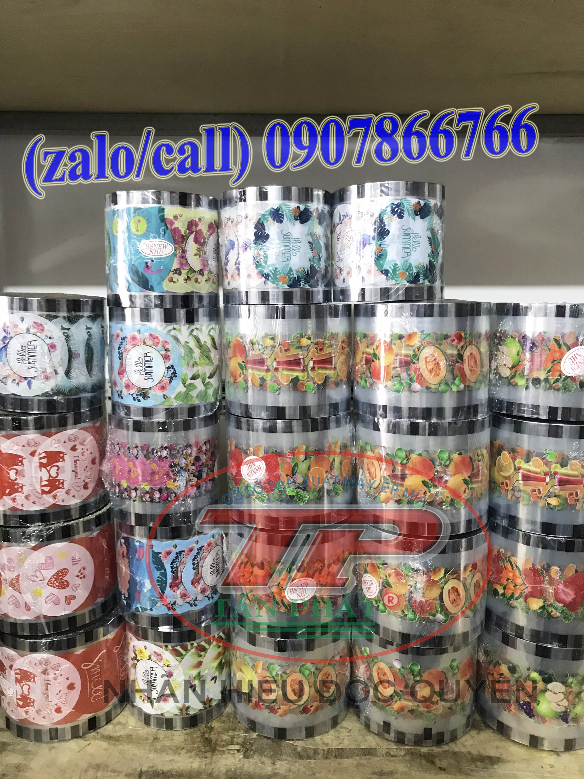 Cuộn keo dán miệng ly trà sữa có hình - 2400ly