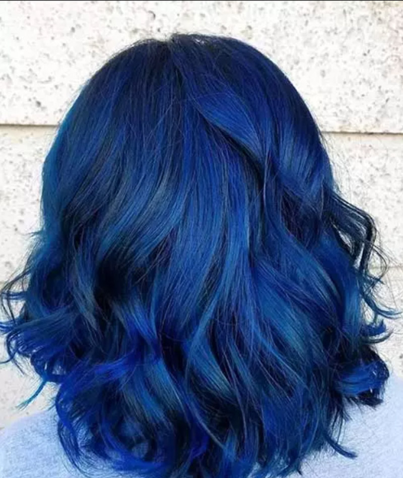 Oxi & kem nhuộm tóc màu xanh dương đậm/siêu chất TAZAKI là sản phẩm hot nhất trên thị trường nhuộm tóc hiện nay. Với công thức độc đáo, sản phẩm này mang lại màu sắc chính xác, tươi sáng và bền vững cho tóc của bạn. Xem ảnh liên quan để khám phá thêm về sản phẩm này\\nhé!