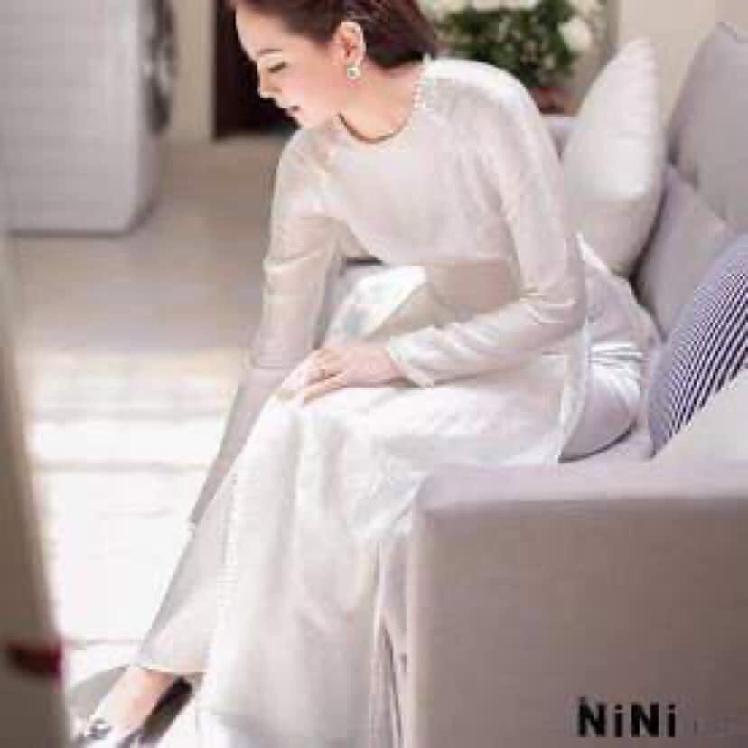 Bộ áo dài gấm tơ cổ tròn đính ngọc