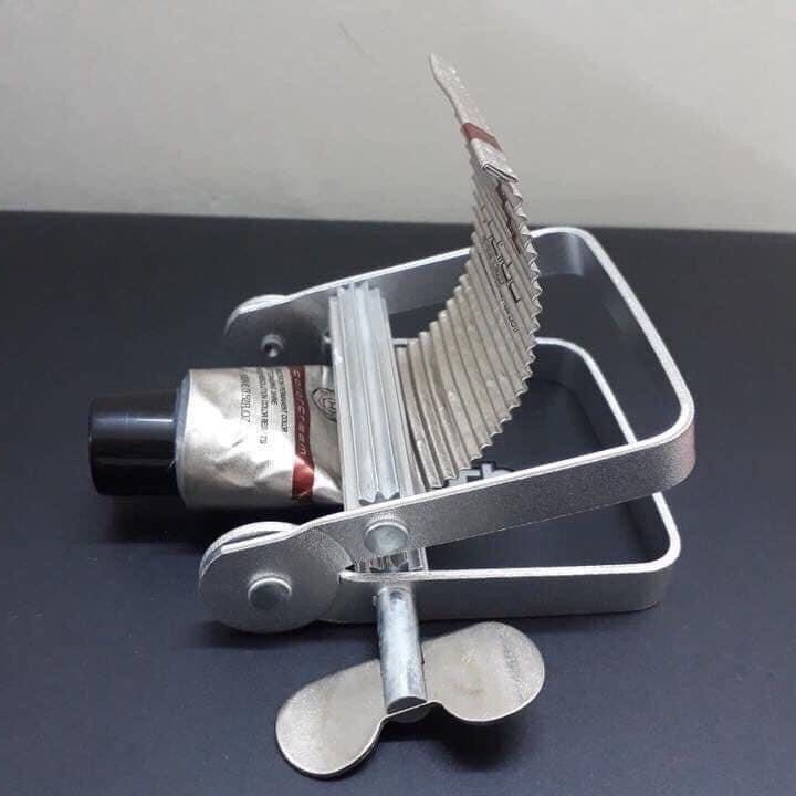 Kẹp vặn màu nhuộm chất liệu inox siêu bền