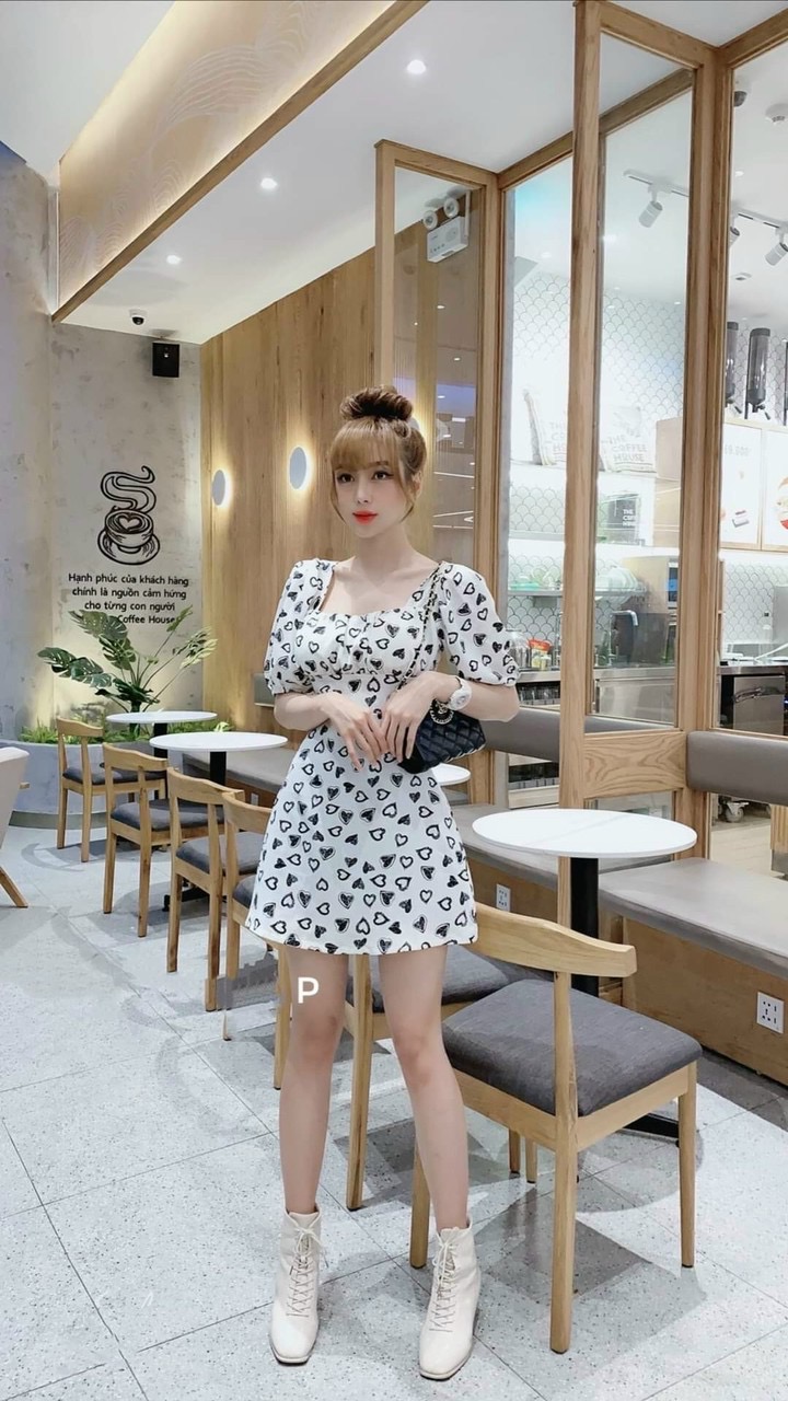 Đầm xoè cổ vuông kết nơ lung xinh lung linh