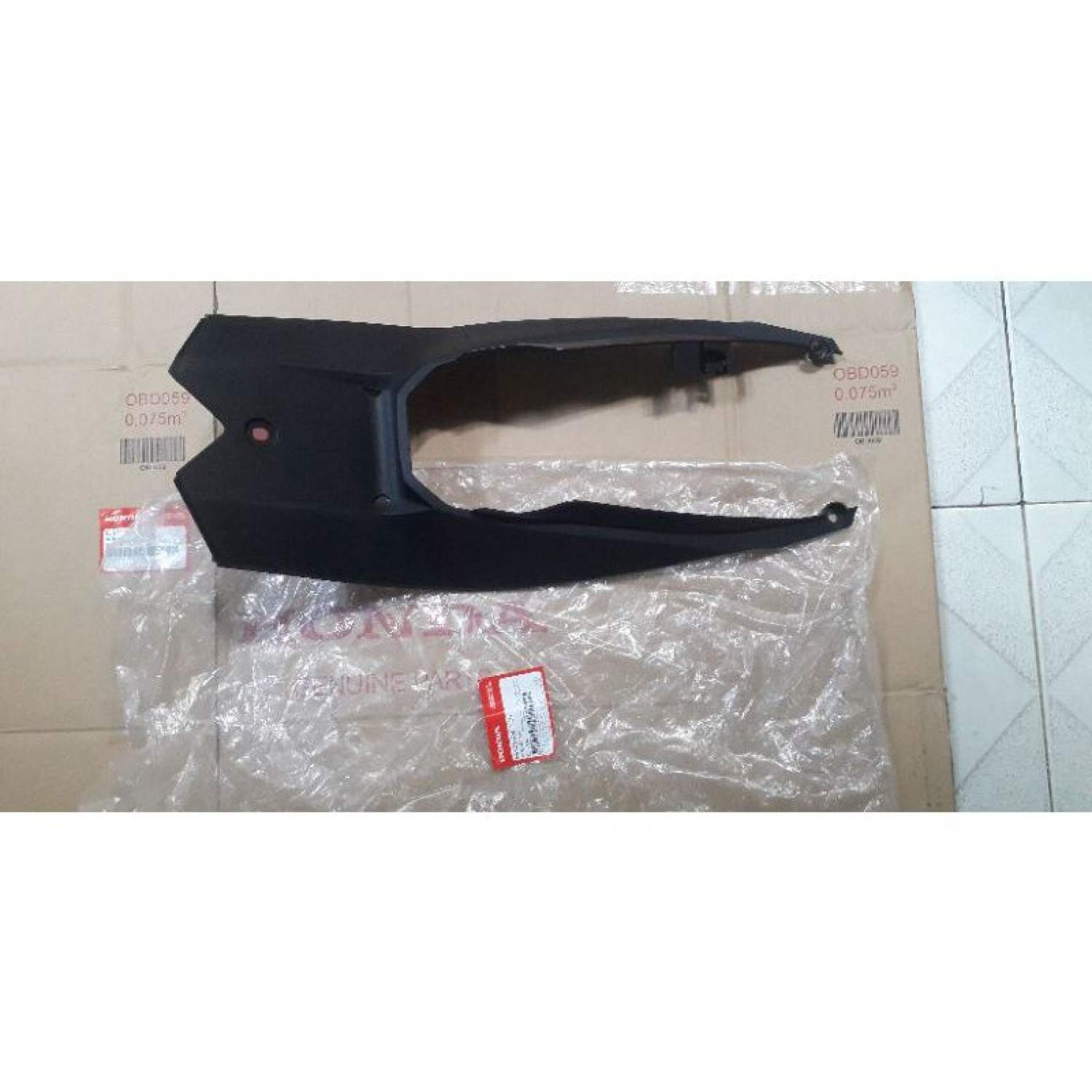Ốp thùng xăng honda winner 150 v1