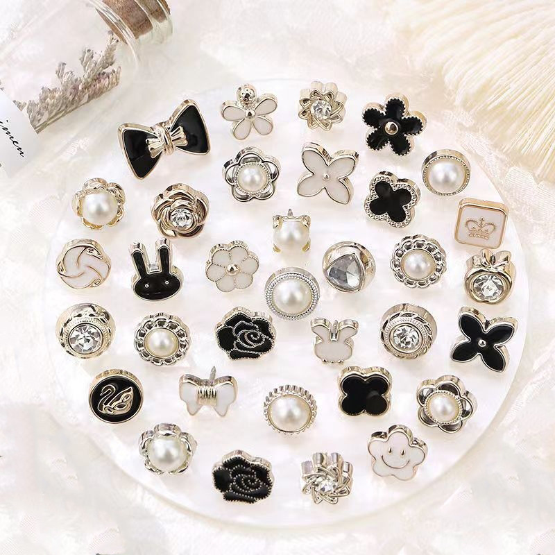 set 10 charm giả kim gắn dép Crocs cá tính siêu sang