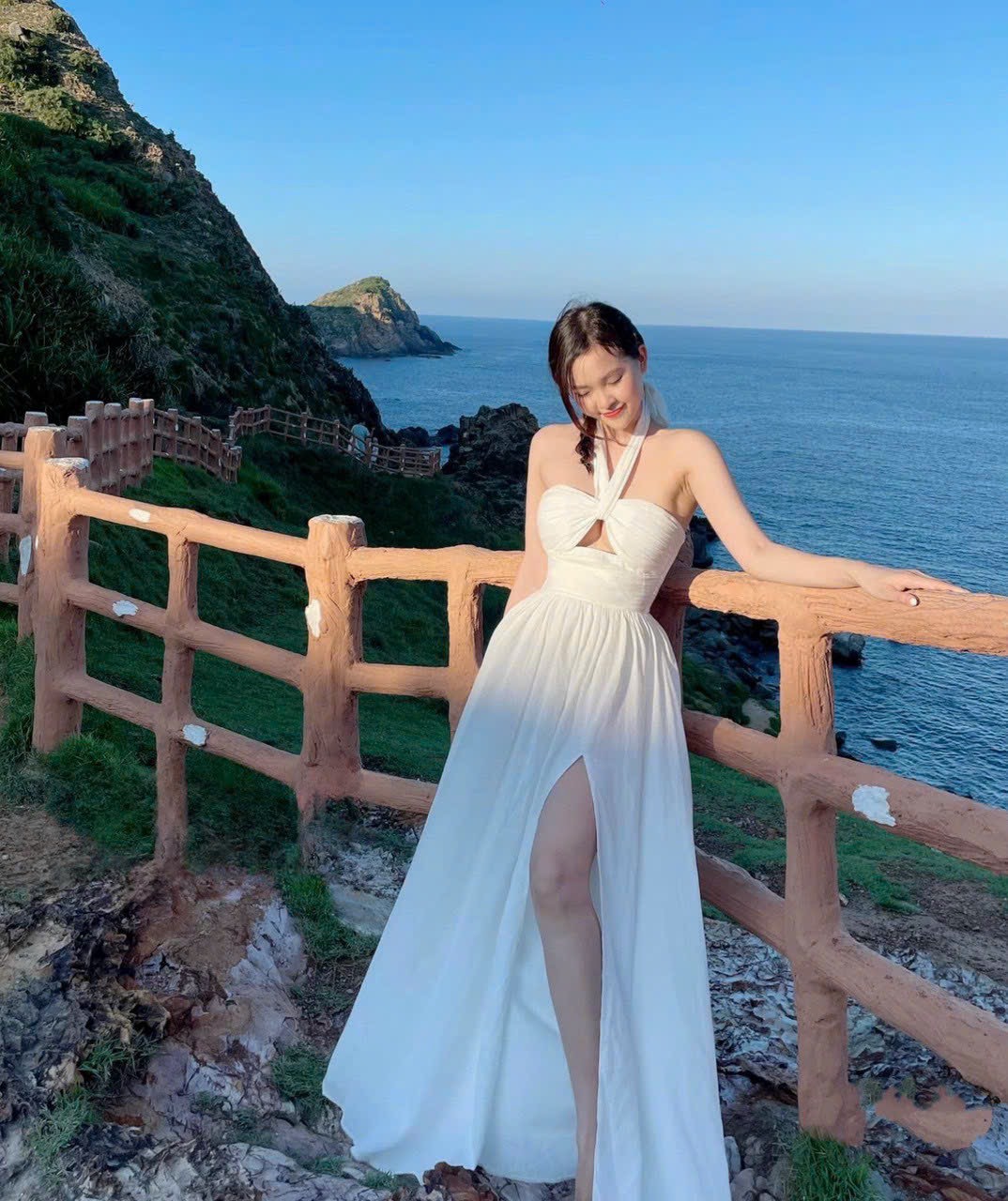 Đầm xoè voan xẻ đùi đi biển có bra ngực tripble tdress - free size dưới 54kg - ms32hd