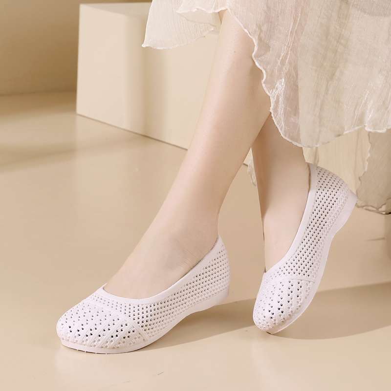  Giày nữ búp bê nhựa thoáng khí đục lỗ giày đi biển đi mưa chống trơn trượt mềm dẻo êm chân jaydep V397 