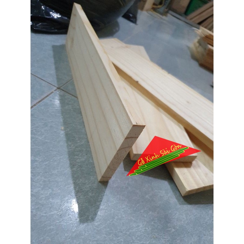 Thanh gỗ thông mới dài 60cm rộng 10cm dày 1.5cm được bào láng đẹp 4 mặt